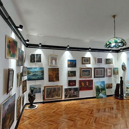 Heart Of Old Town Guesthouse พอดโกริกา ภายนอก รูปภาพ