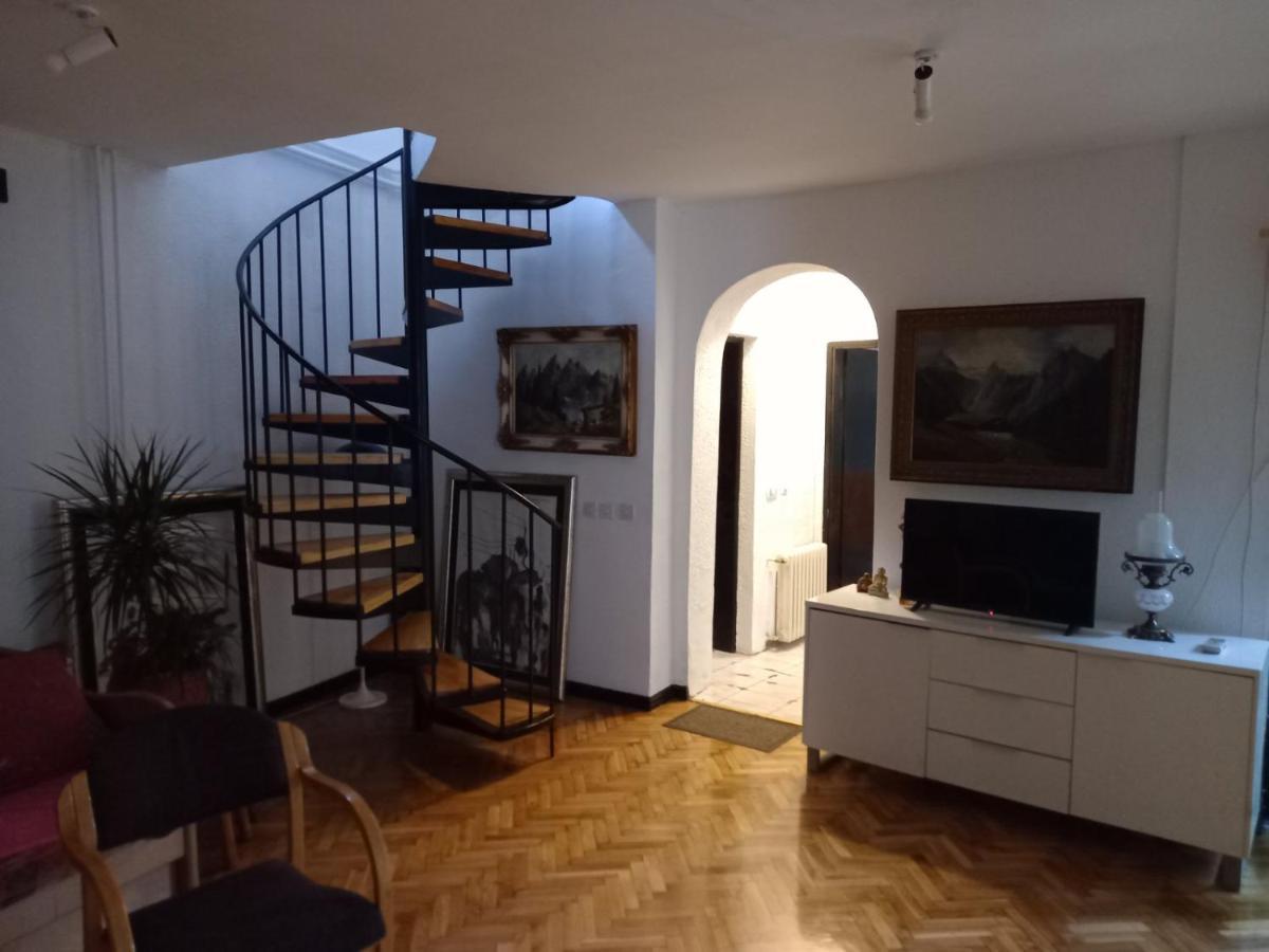 Heart Of Old Town Guesthouse พอดโกริกา ภายนอก รูปภาพ